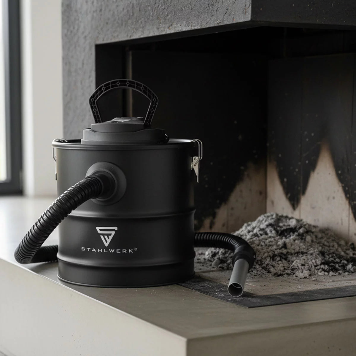 Aspirador de cenizas STAHLWERK VCL-1000 ST | Aspirador de horno con depósito de suciedad de 20 litros | Potencia de 1000W | Aspirador de chimenea con filtro HEPA | Función de soplado | Para cenizas frías, horno, grill, taller.