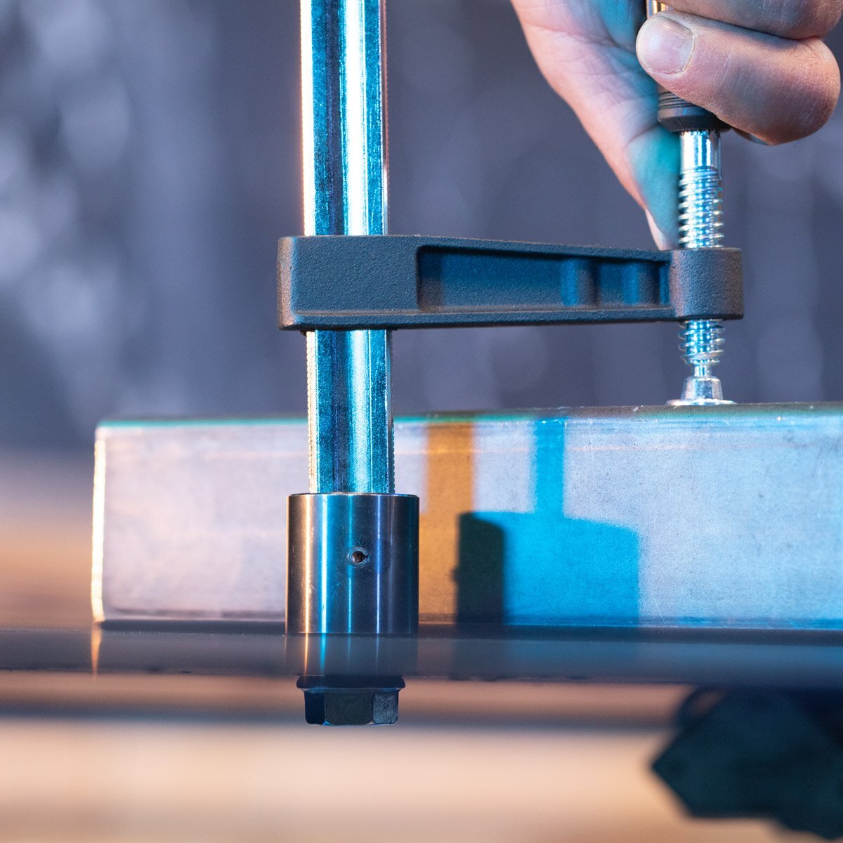 STAHLWERK Table de soudage 3D WT-100 3D ST avec capacité de charge de 1 000 kg, système de trous D16 et plan de travail 6 mm 100 x 80 cm, table de montage en kit pour auto-soudage en acier au carbone avec pieds de nivellement