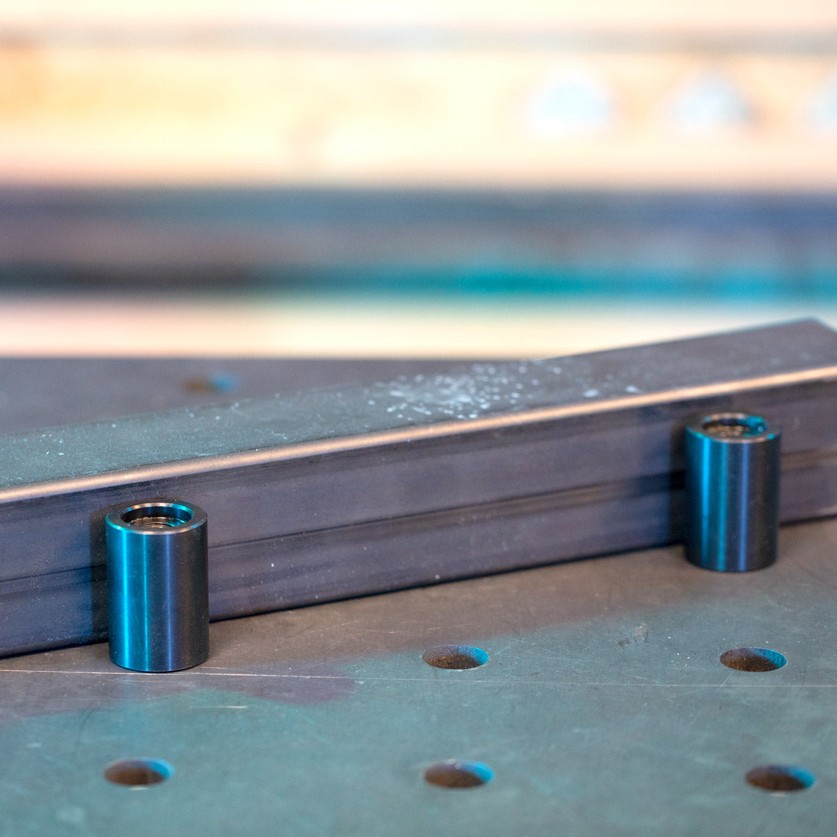 STAHLWERK Anschlagbolzen und Spannbolzen Höhe 50 mm mit Gewinde M 14  für Schweißtische mit D22 Lochsystem - Praktisches 4 er Set