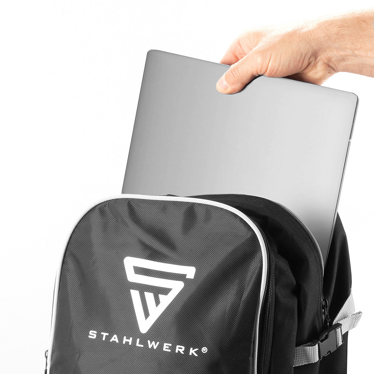 STAHLWERK Practical leisure backpack 27 liters, sports backpack made of robust and water-repellent ripstop polyester, daypack | Hand luggage | Travel backpack with two large compartments